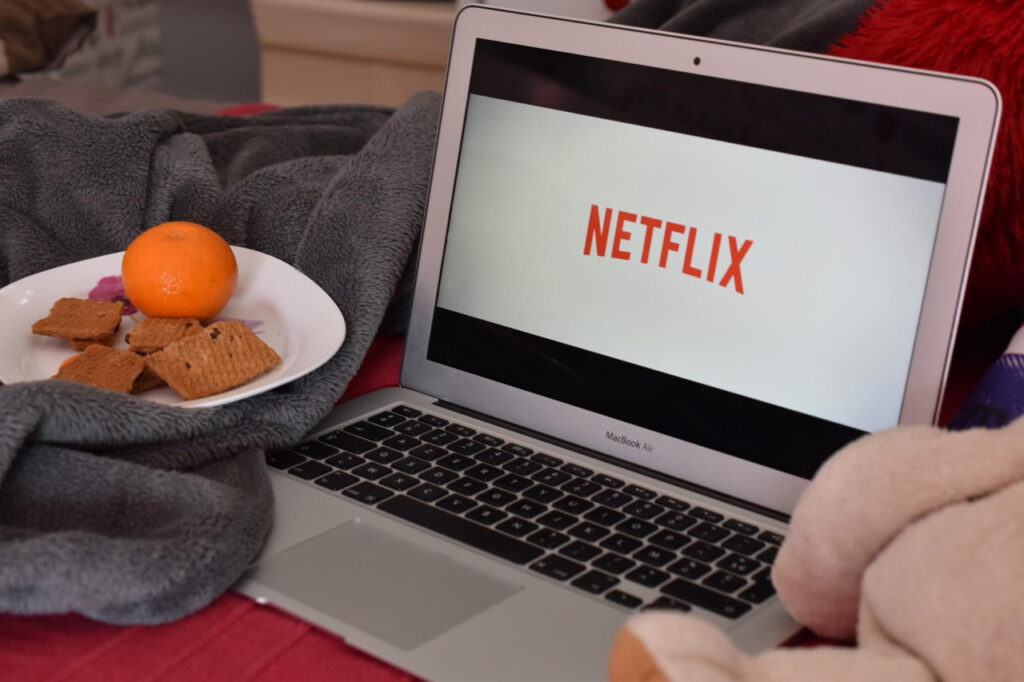 Seriale na Netflixie idealne na wakacje